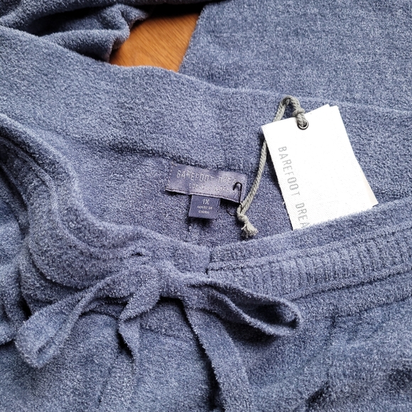 🍒NWT🍒 BAREFOOT DREAMS BLUE JOGGER PANTS - Picture 2 of 7